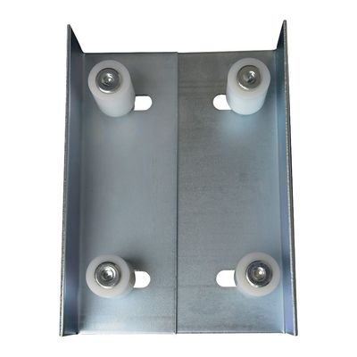 90 องศา Double Roller ประตูบานเลื่อนด้านบน Roller Bracket Fixing 70mmX50mm