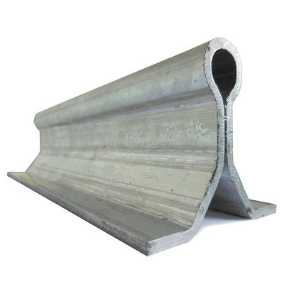 อลูมิเนียมในพื้นฮาร์ดแวร์ประตูบานเลื่อนไฟฟ้าอัตโนมัติ 6m 3mm หนา R10 Groove